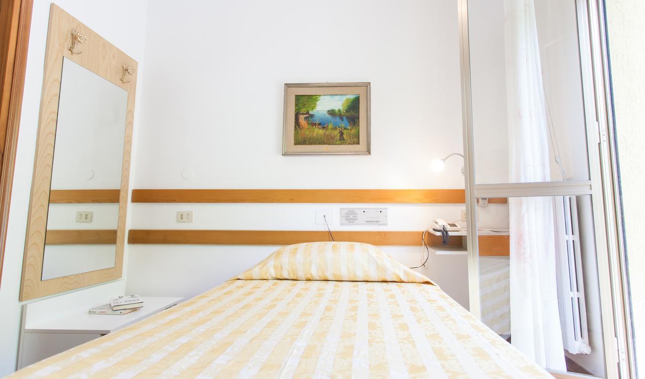Hotel Rossini Tabiano Terme Exterior foto